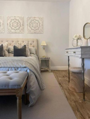3-storey luxury Georgian house, High St, Henley-in-Arden